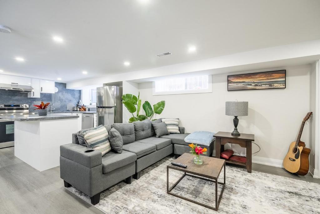 Basement Master Bedroom, Mississauga (updated prices 2024)