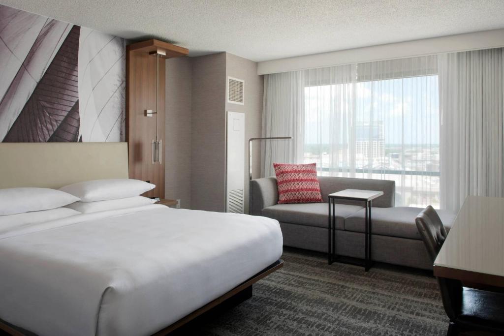 Norfolk Waterside Marriott - King Room With City View - Hearing Accessible