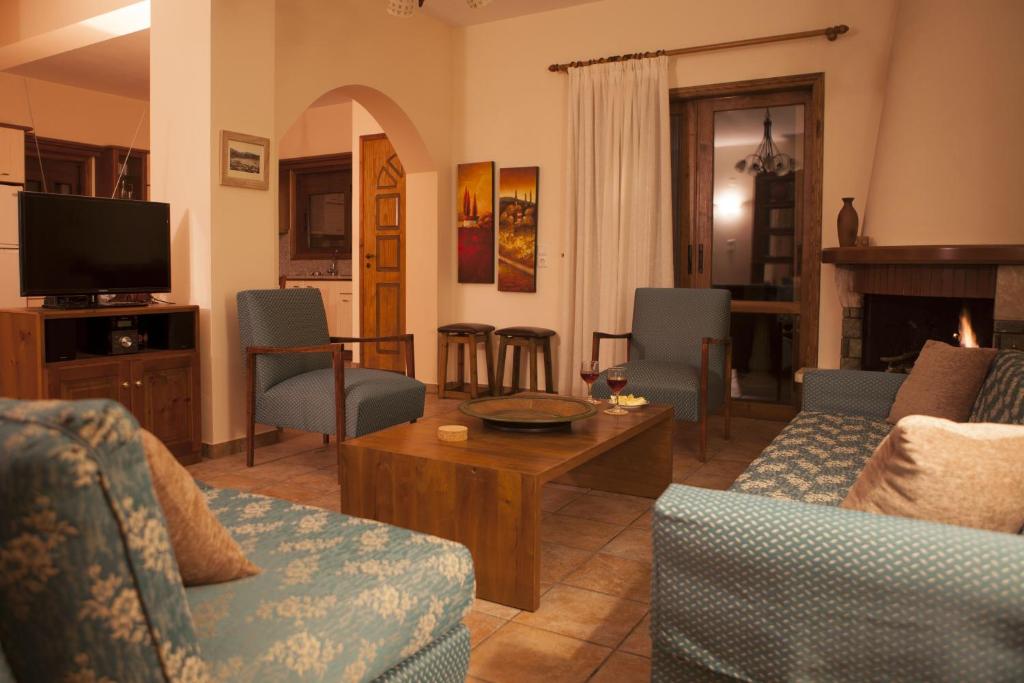 Telewizja i/lub zestaw kina domowego w obiekcie Aori Hillside Villa