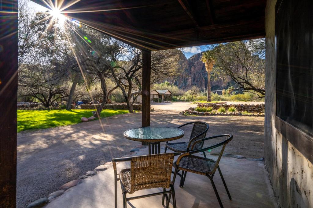 Saguaro Lake Ranch - King Cabin