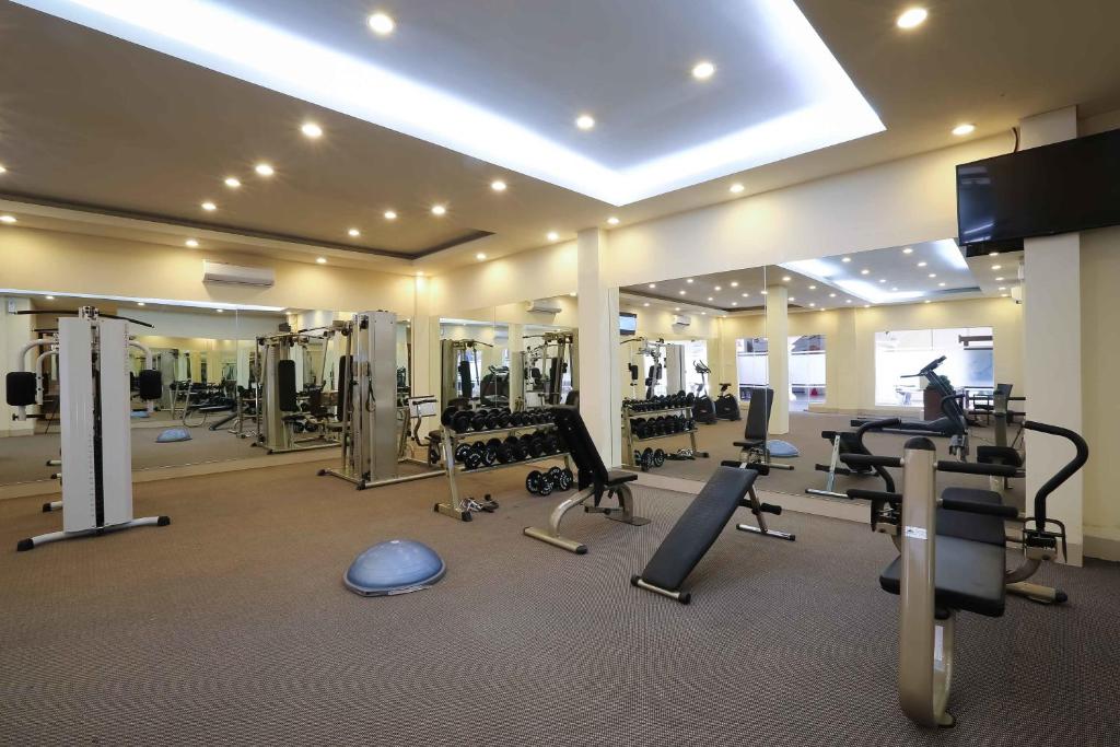 Fitness centrum a/nebo fitness zařízení v ubytování Legian Paradiso Hotel