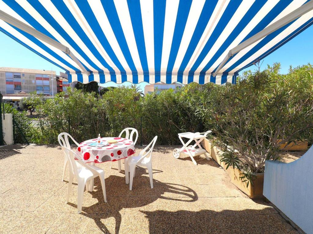Appartement T2 Climatisé, Grande Terrasse, Piscine, Proche Plage, Idéal Famille