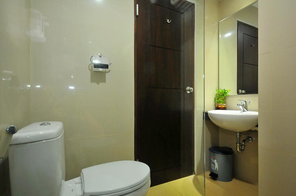 Pratama Hotel & Convention Mataram - Номер Делюкс