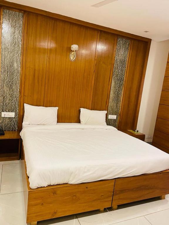 HOTEL 67, Zirakpur, India