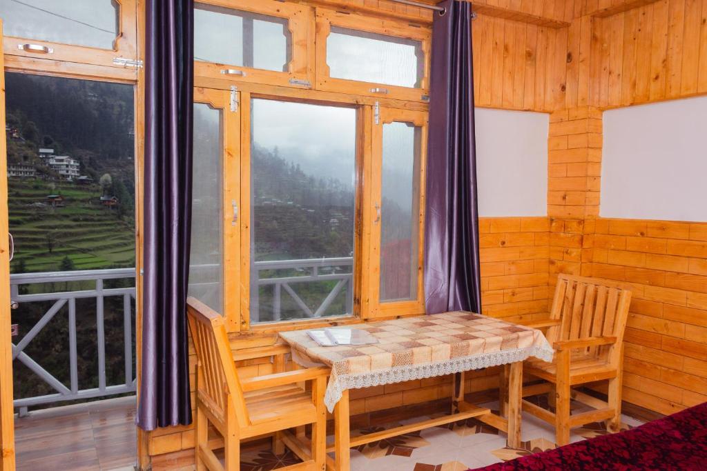 Let’s Take it Easy (LTE) - King Room Met Uitzicht Op De Bergen