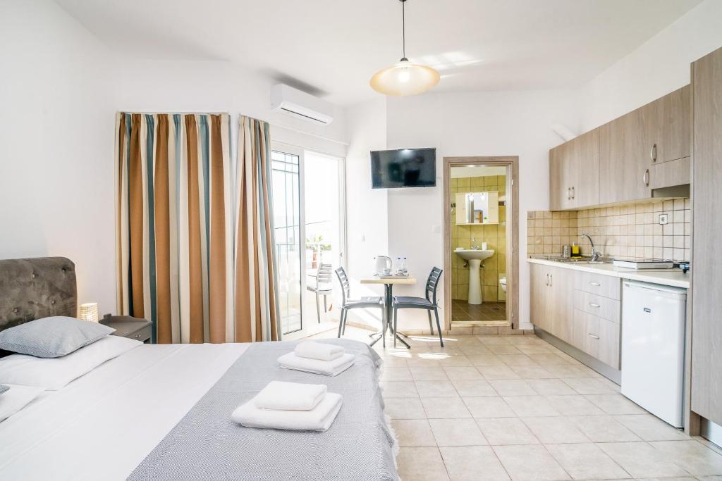 Kuchyň nebo kuchyňský kout v ubytování Kristina Stelios Apartment