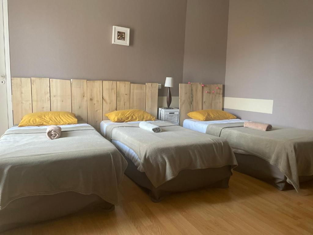 Postel nebo postele na pokoji v ubytování Gîte:"sur le chemin"