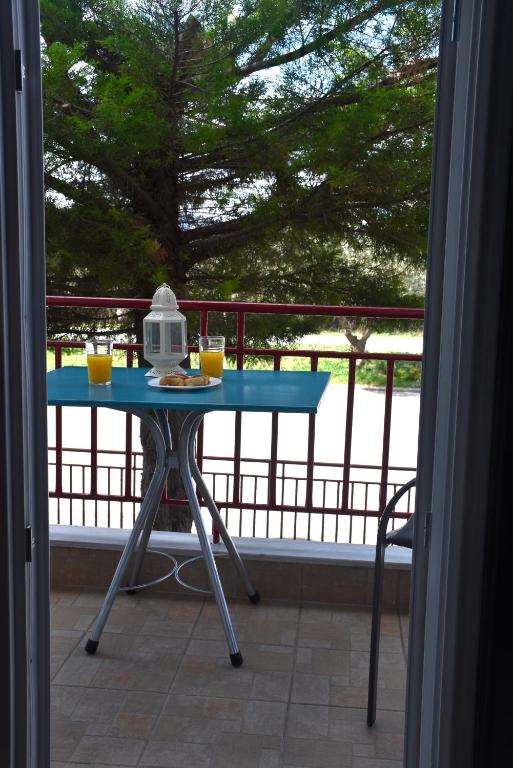 A balcony or terrace at ARELIA APARTMENTS IERISSOS