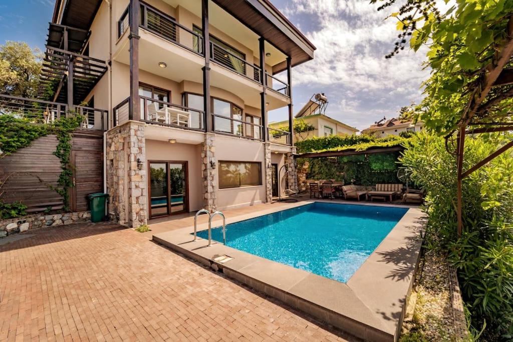 The swimming pool at or close to Casa Punto