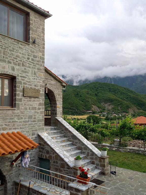 Nespecifikovaný výhled na hory nebo výhled na hory při pohledu z aparthotelu