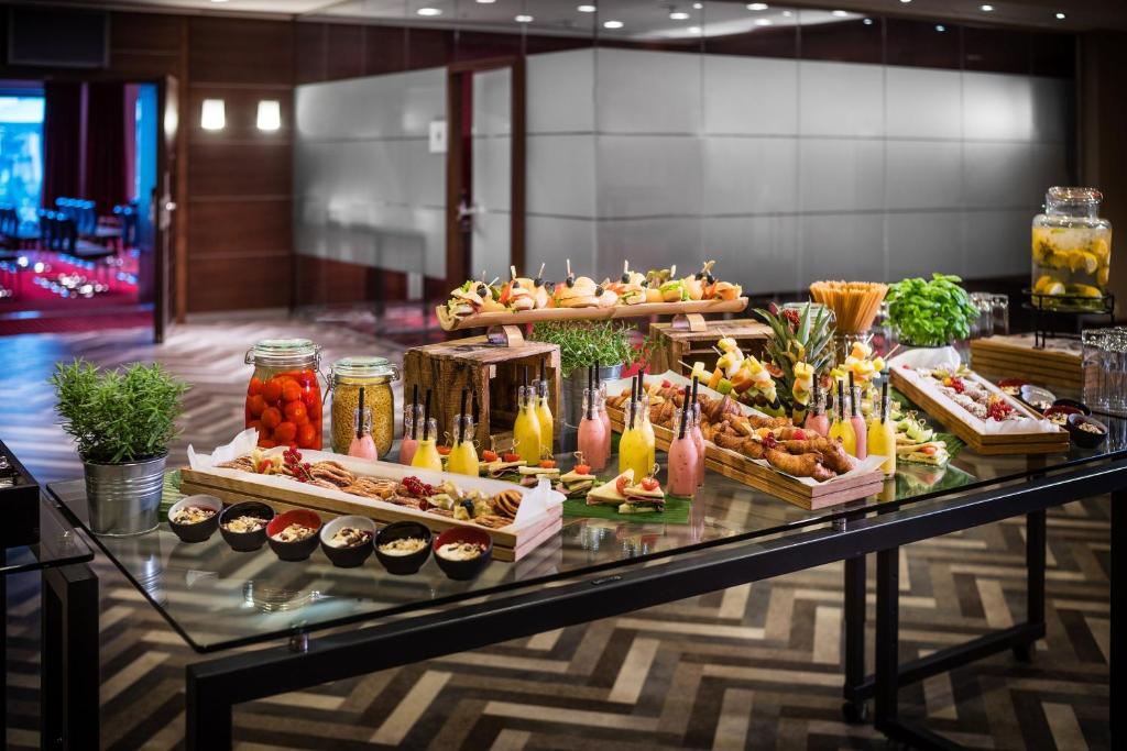 Sheraton Duesseldorf Airport Hotel - Resim 36