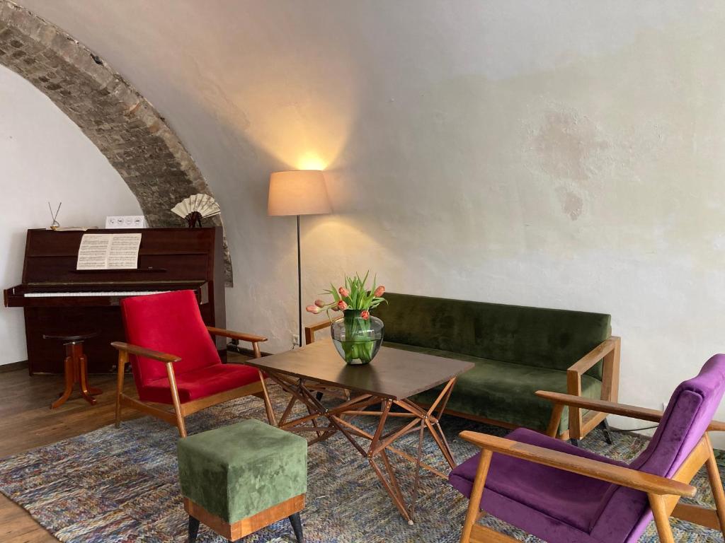 Posezení v ubytování Bookinn B&B Welcome to Vilnius' Old Town