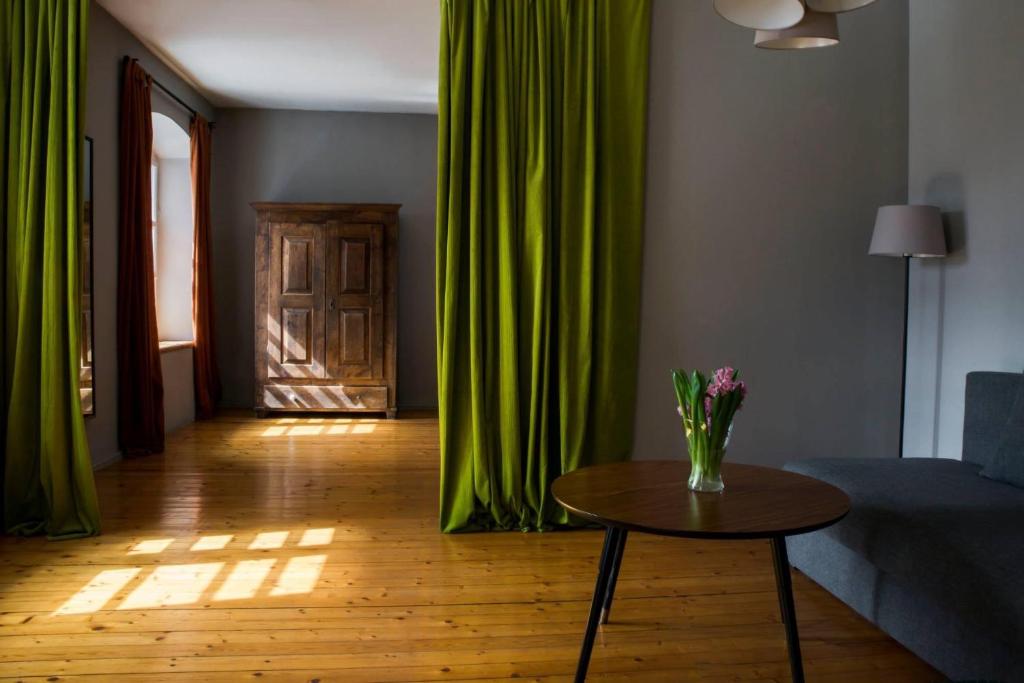Posezení v ubytování Bookinn B&B Welcome to Vilnius' Old Town