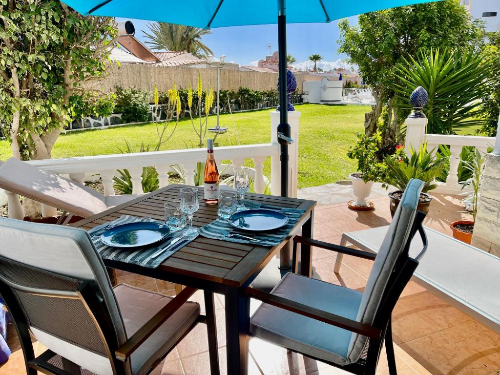 Zahrada ubytování Tamaran 102 - Los Campos - Lux Garden Apt near Dunes, quiet-central-renovated