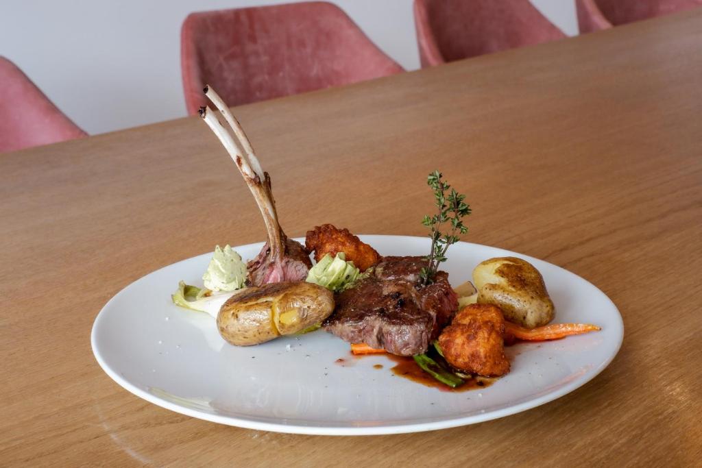 Romantik Hotel Hirschen - 7