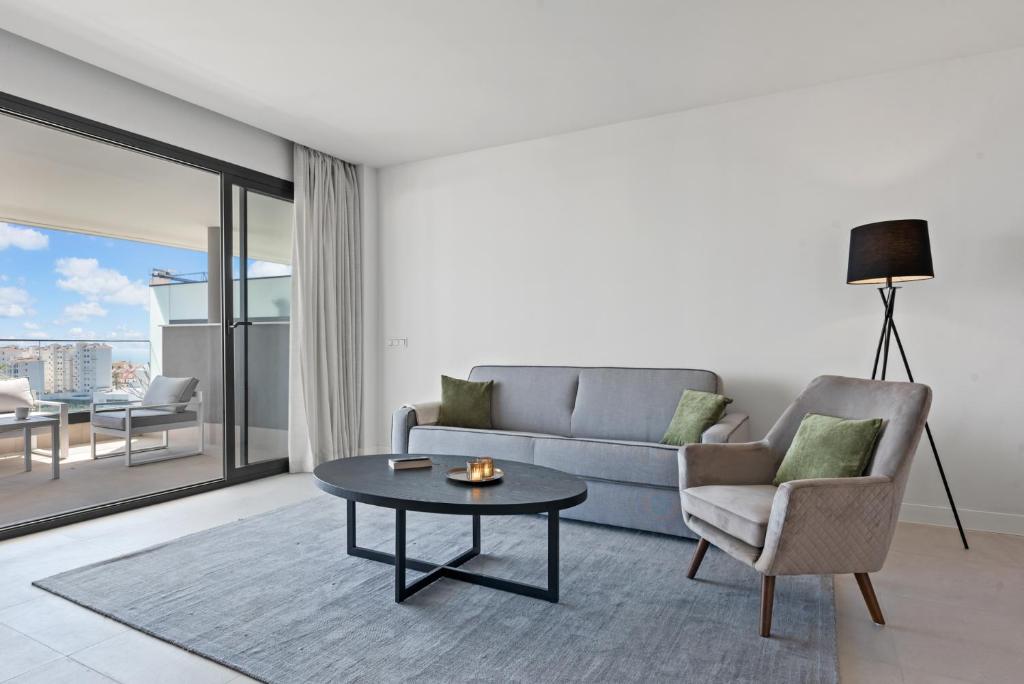 Posedenie v ubytovaní Seaview apartment with heated pool by Costarentals - Ref M21