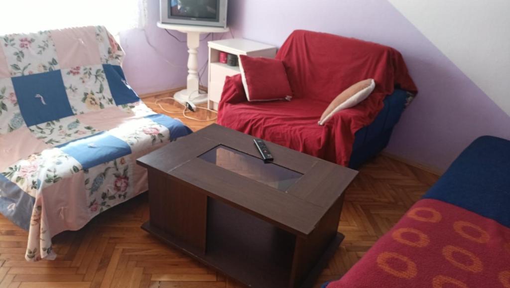 Istumisnurk majutusasutuses Kuca za odmor Simic