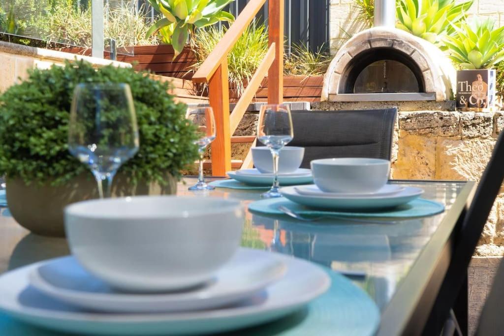 Amazing Outdoor Living with Pizza Oven, Perth (updated prices 2024)