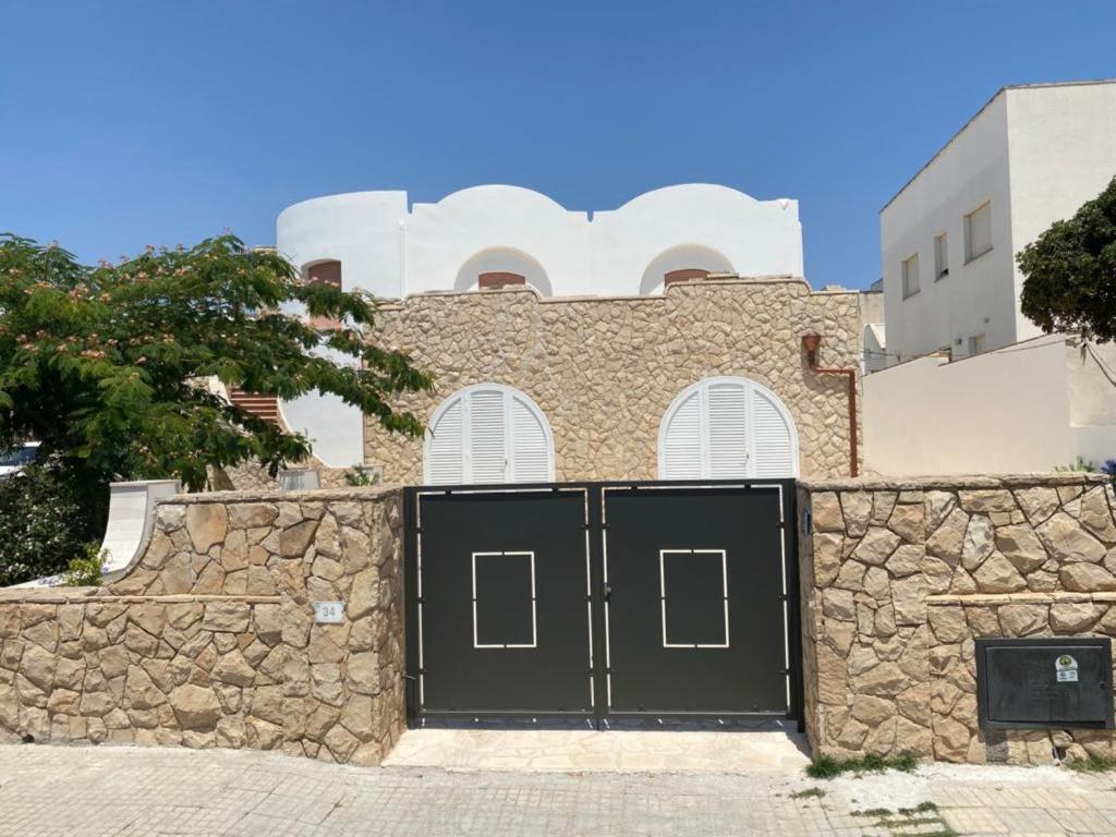 Tòa nhà nơi căn hộ tọa lạc