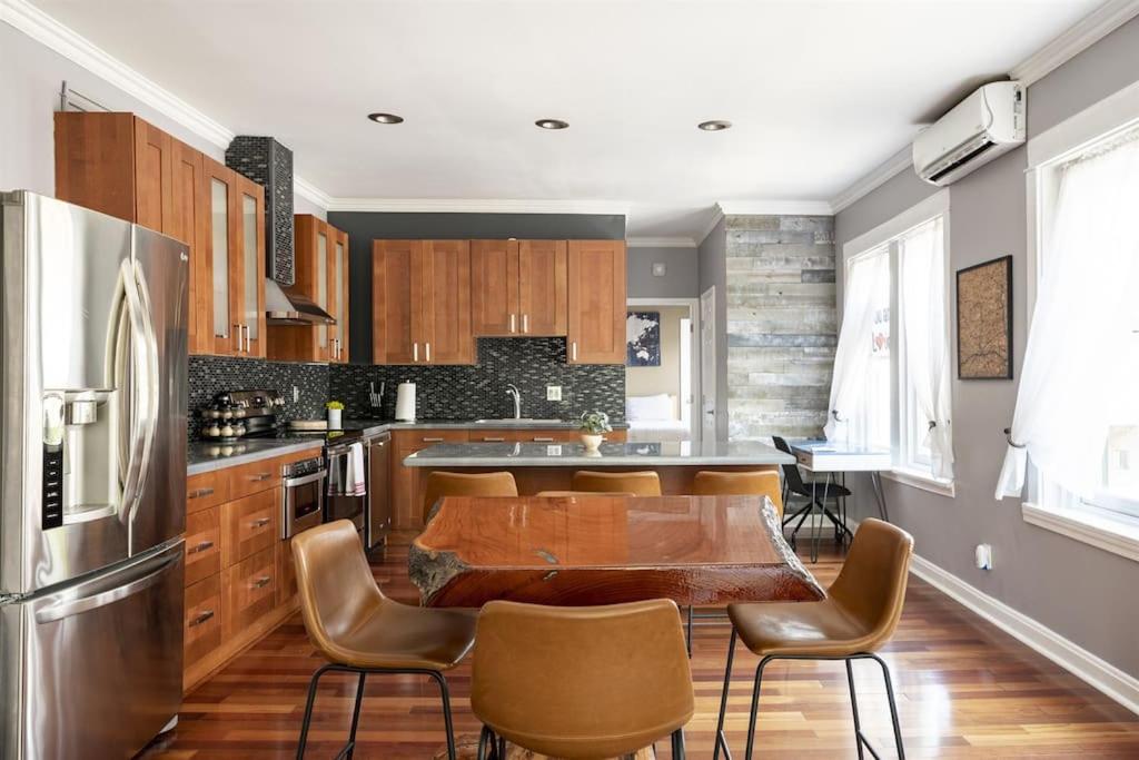 A closer look at Riverfront Penthouse Apartment Rentals