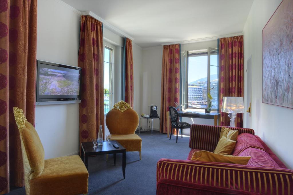 The Ambassador - Resim 44