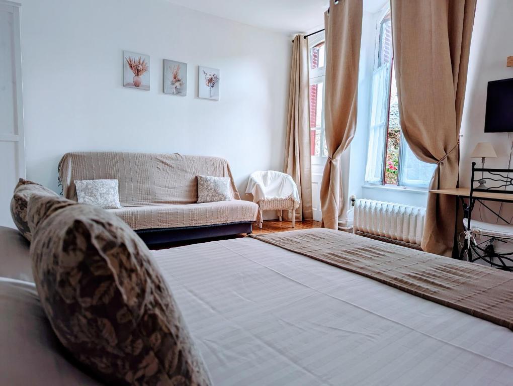Logis Hotel La Tourelle du Beffroi - Housity