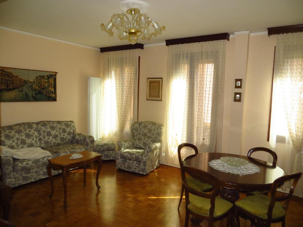 Posedenie v ubytovaní Asteria Venetian Suite