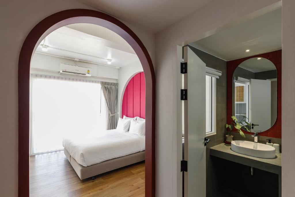 Grow home -Stay and space, Self check-in - 5