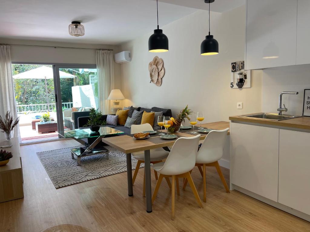Kuchyňa alebo kuchynka v ubytovaní Suite 208, Close to the beach, 2 bedroom,Golden Mile