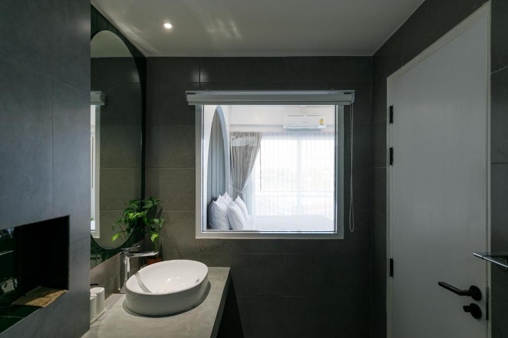 Grow home -Stay and space, Self check-in - 9