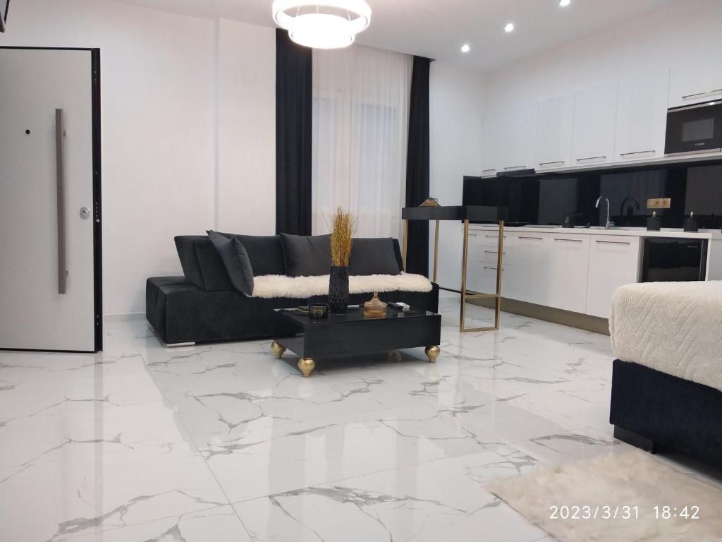 Despina's Palace apt downtown - 14