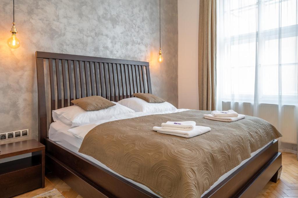 Premium Wenceslas Square Apartments - 11