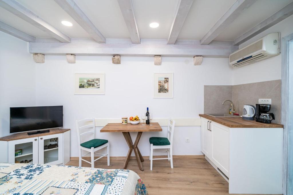 Solis Rooms Old Town - 9