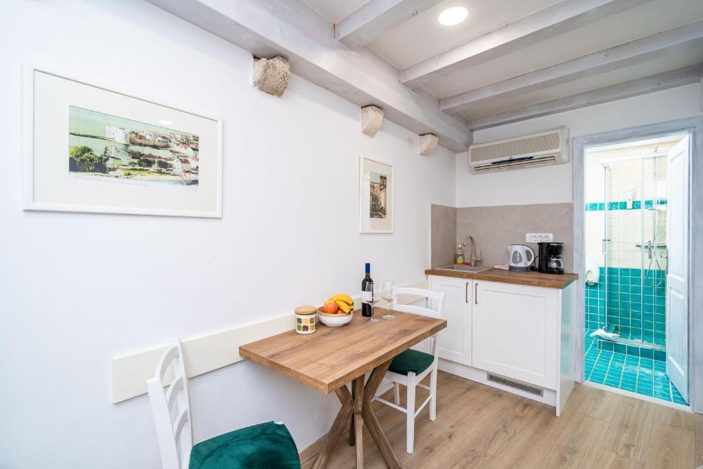 Solis Rooms Old Town - 18