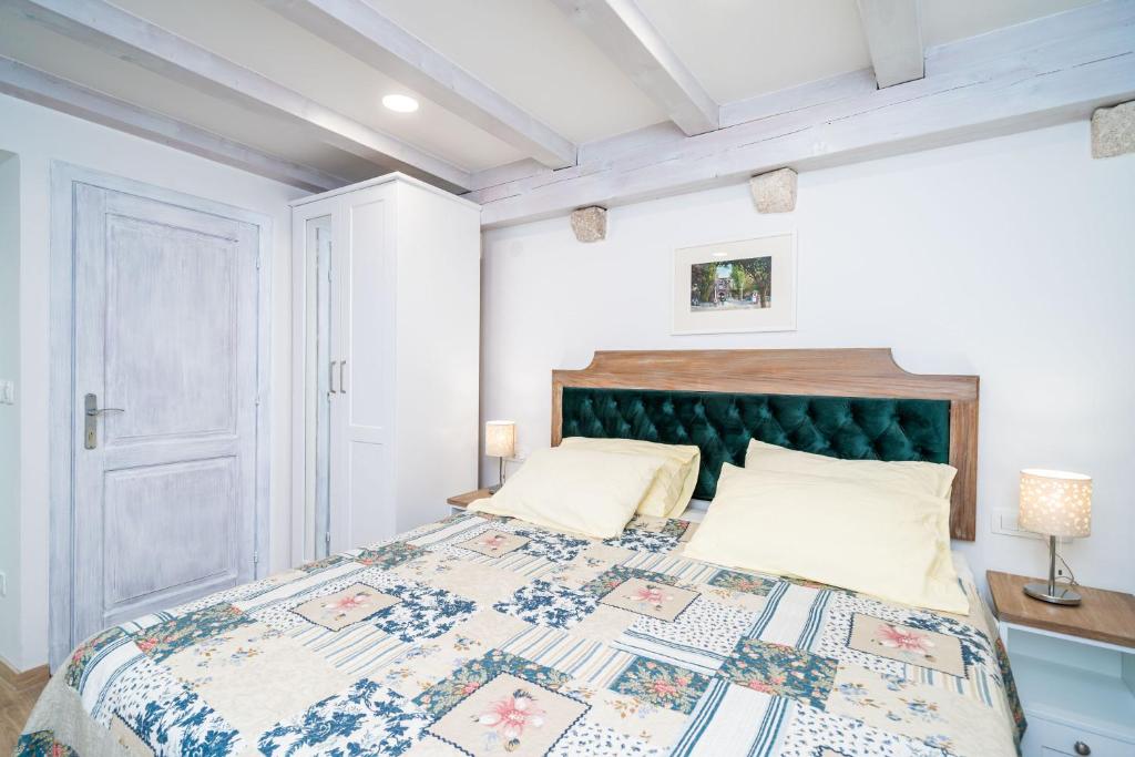 Solis Rooms Old Town - 17