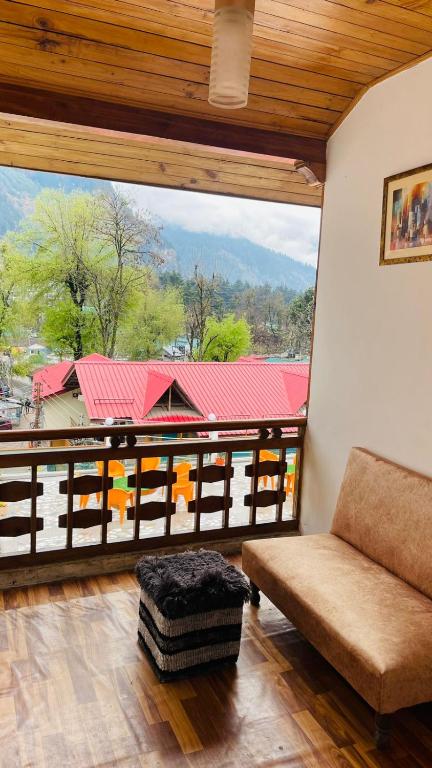 Nespecifikovaný výhled na hory nebo výhled na hory při pohledu z hotelu