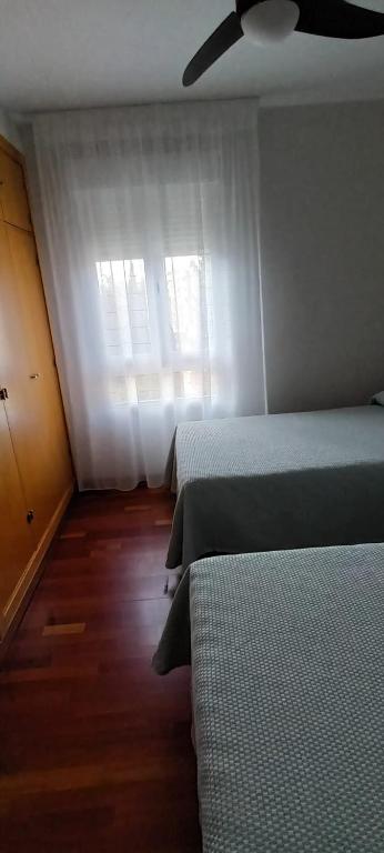 Posteľ alebo postele v izbe v ubytovaní Habitación doble independiente con baño compartido