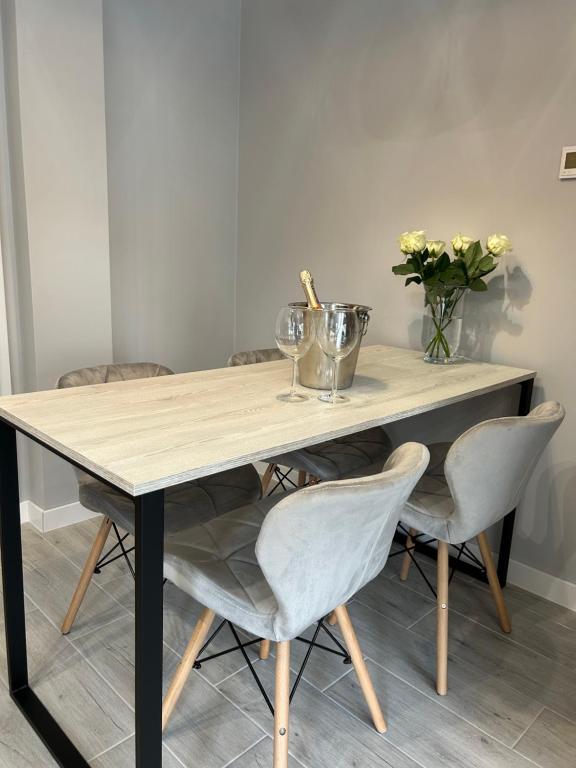 Lux Apart - Apartamenty z jacuzzi i sauną nad Wisłą - 16