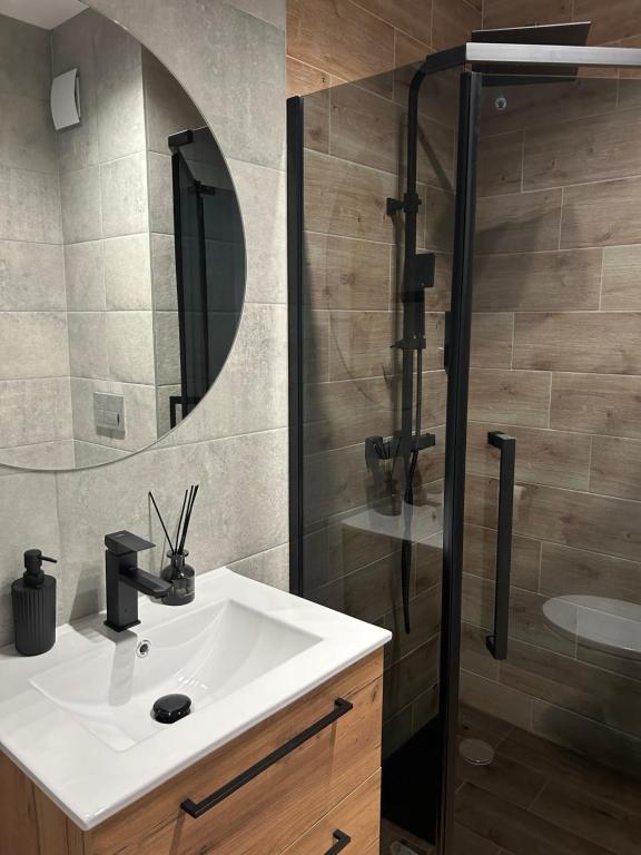 Lux Apart - Apartamenty z jacuzzi i sauną nad Wisłą - 19