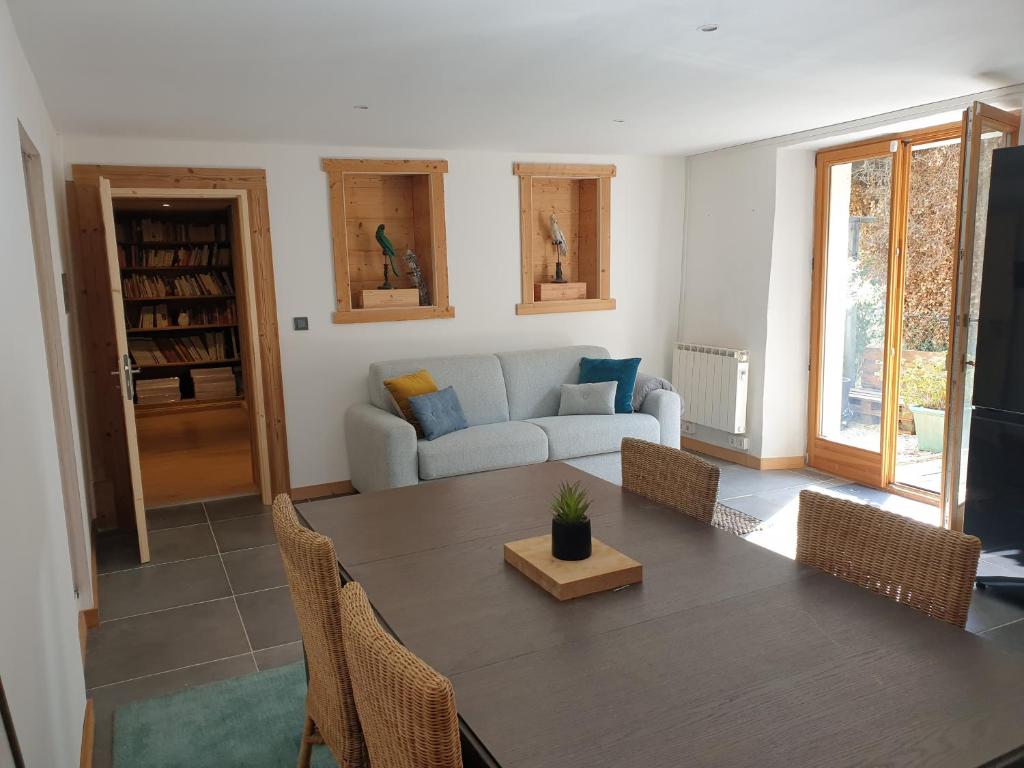 Posezení v ubytování Le Chalet du BioT