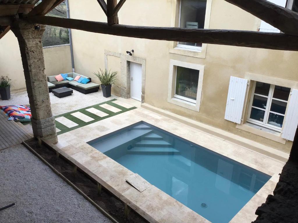 Bazén v ubytování Agréable bastide provençale avec piscine nebo v jeho okolí