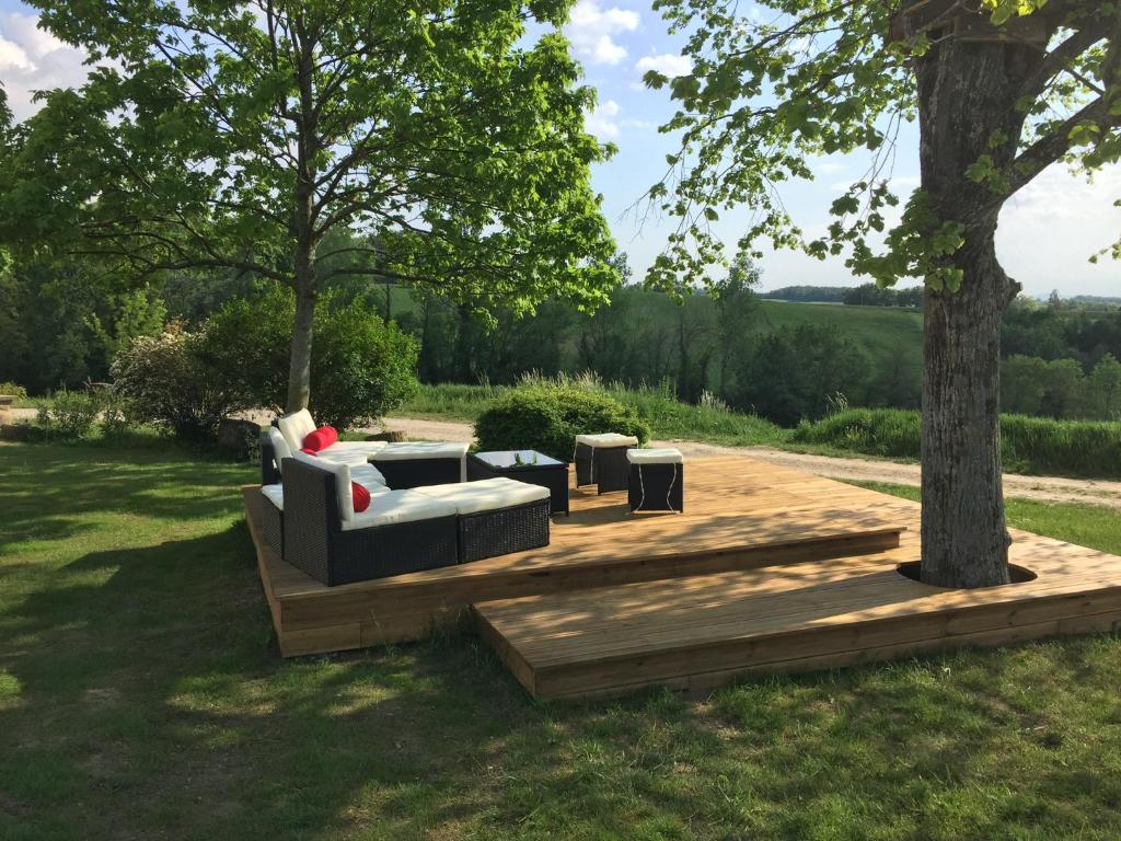 Zahrada ubytování Agréable bastide provençale avec piscine
