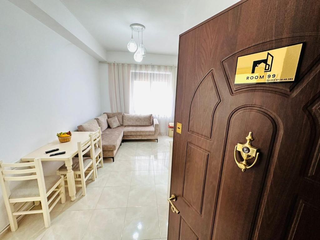 Room 99 - Image 9