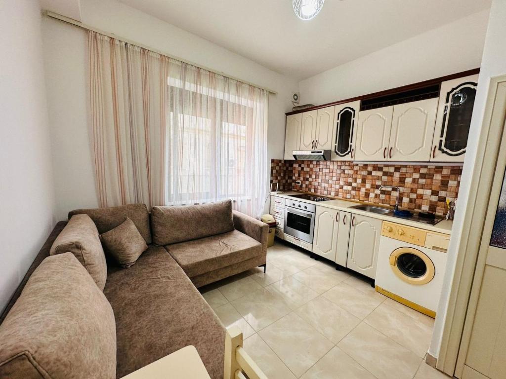 Room 99 - Image 4