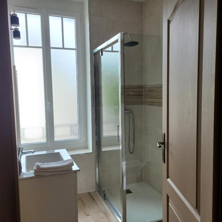 Koupelna v ubytování Appartements CDG JOIGNY