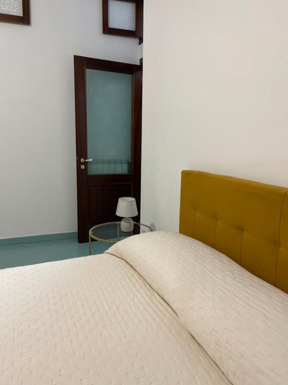 A bed or beds in a room at Seaview apartments