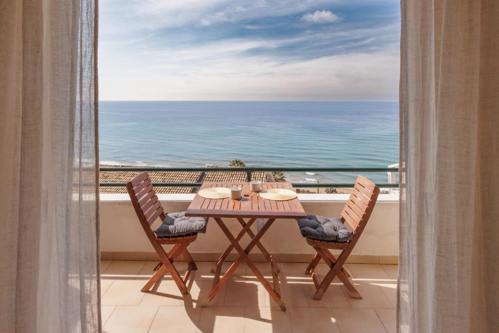 A general sea view or a sea view taken from Az apartmant