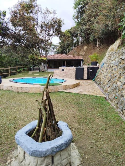 Bazén v ubytování Cabaña la palma nebo v jeho okolí