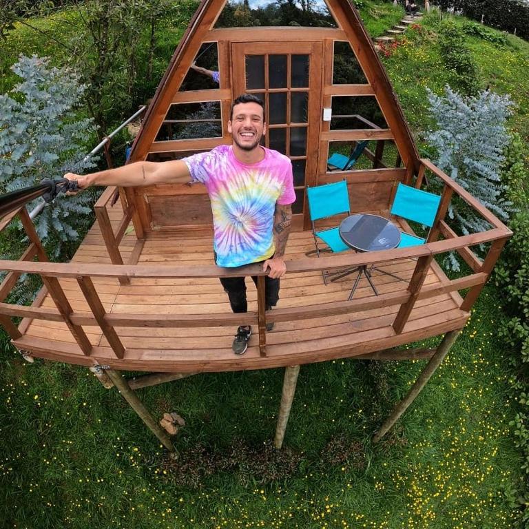 Aed väljaspool majutusasutust Chalets en Santa Elena en medio del Bosque