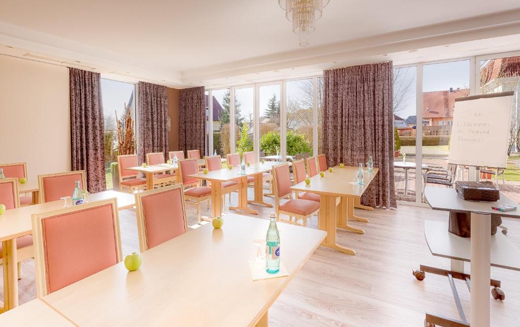 Restaurace v ubytování Hotel Rosenhof bei Bamberg